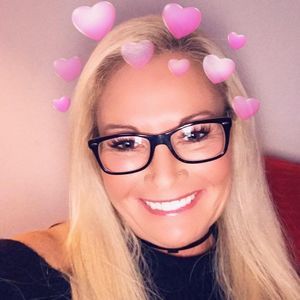 Meet your Posher, Elaine